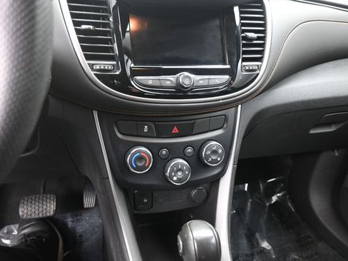 Used 2018 Chevrolet Trax LS image 15
