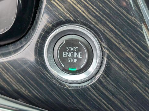 Used 2022 Cadillac XT6 Premium Luxury image 26