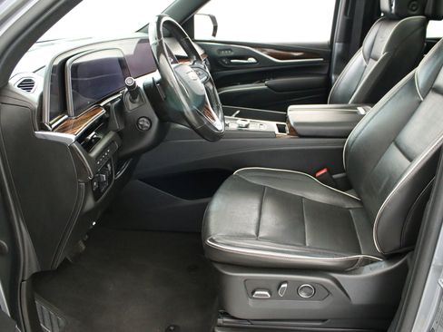 Used 2021 Cadillac Escalade Premium Luxury w/ Performance Package AWD/4WD image 25