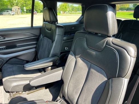 Used 2023 Jeep Grand Cherokee L Laredo AWD/4WD image 24