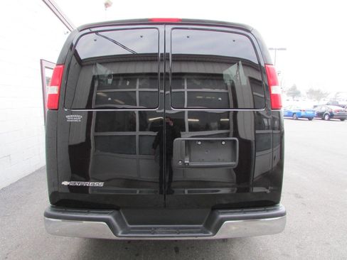 Used 2017 Chevrolet Express 3500 LT w/ LT Preferred Equipment Group image 3