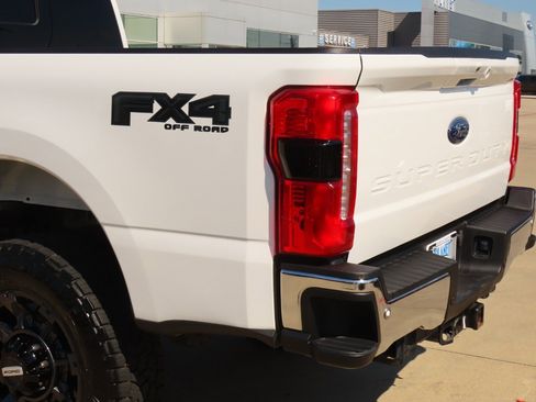 Certified 2024 Ford F250 Lariat w/ Sport Appearance Package image 15