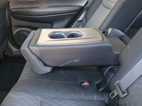 Used 2017 Nissan Rogue SV AWD/4WD image 10