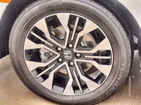 Used 2026 Honda Odyssey Elite image 9