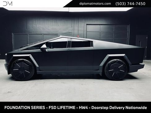 Used 2024 Tesla Cybertruck Cyberbeast AWD/4WD image 3