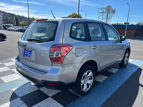 Used 2015 Subaru Forester 2.5i AWD/4WD image 5