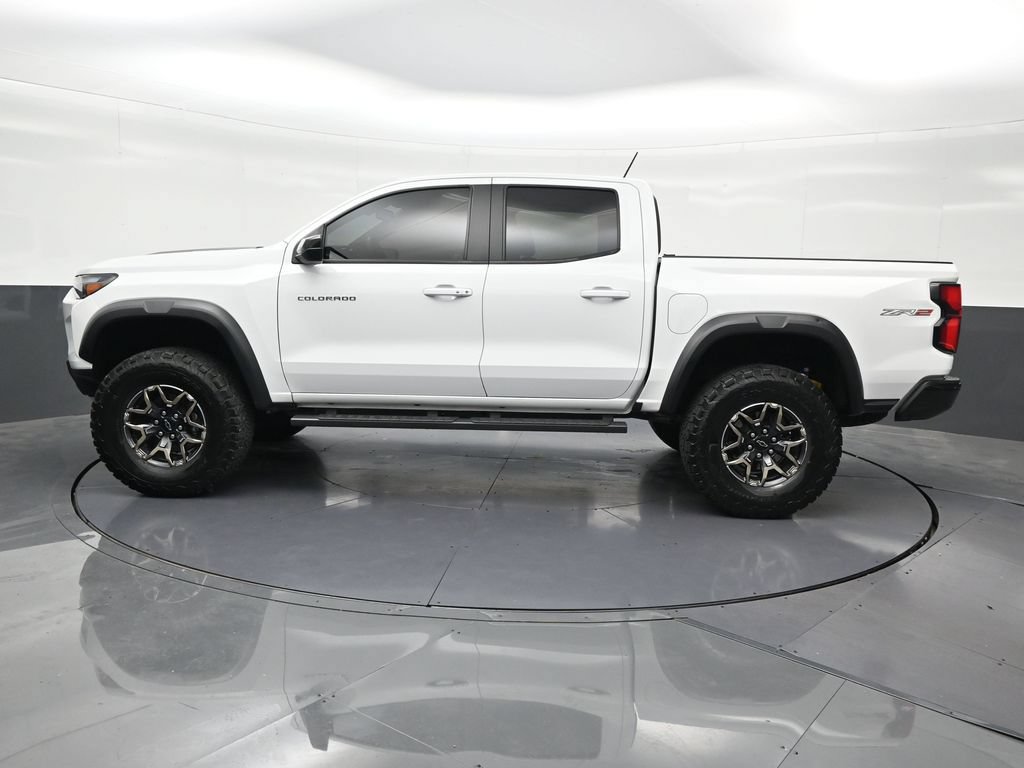 Used 2024 Chevrolet Colorado ZR2 AWD/4WD image 2