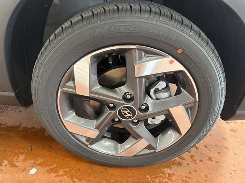 New 2026 Hyundai Venue SEL FWD image 11