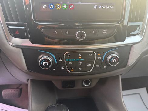 Used 2020 Chevrolet Traverse LT image 21