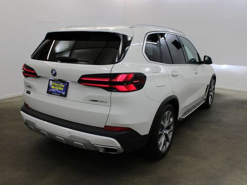 Used 2025 BMW X5 xDrive50e AWD/4WD image 5