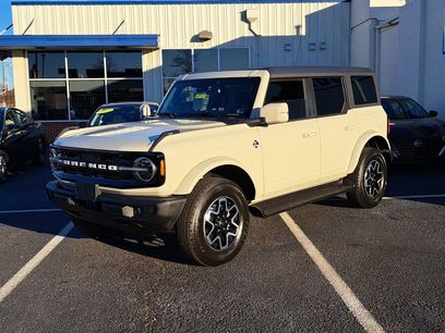 New 2025 Ford Bronco Outer Banks
