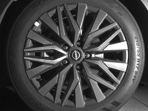 Used 2025 Nissan Altima 2.5 SV image 12