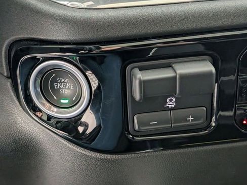 Certified 2024 Chevrolet Silverado 2500 High Country w/ High Country Premium Package image 28