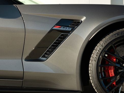 Used 2015 Chevrolet Corvette Z06 w/ Z07 Performance Package image 50