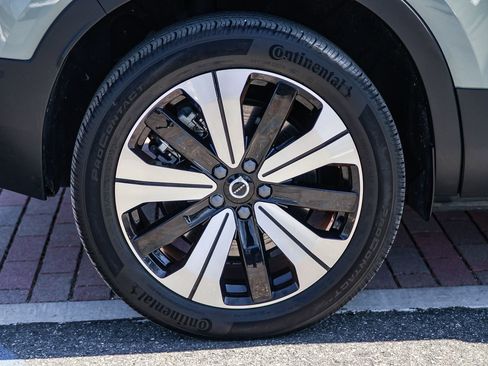 Used 2023 Volvo XC40 Recharge Plus w/ Protection Package Premier image 10