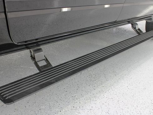 Used 2020 RAM 1500 Limited w/ Black Appearance Package image 28