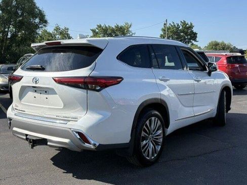 Certified 2021 Toyota Highlander Platinum AWD/4WD image 9