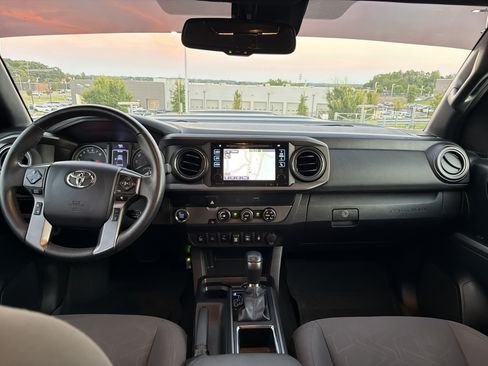 Used 2019 Toyota Tacoma TRD Sport w/ Technology Package RWD image 28