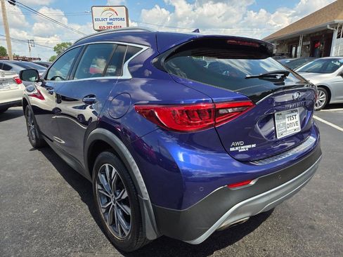 Used 2017 INFINITI QX30 Premium w/ Navigation Package AWD/4WD image 4