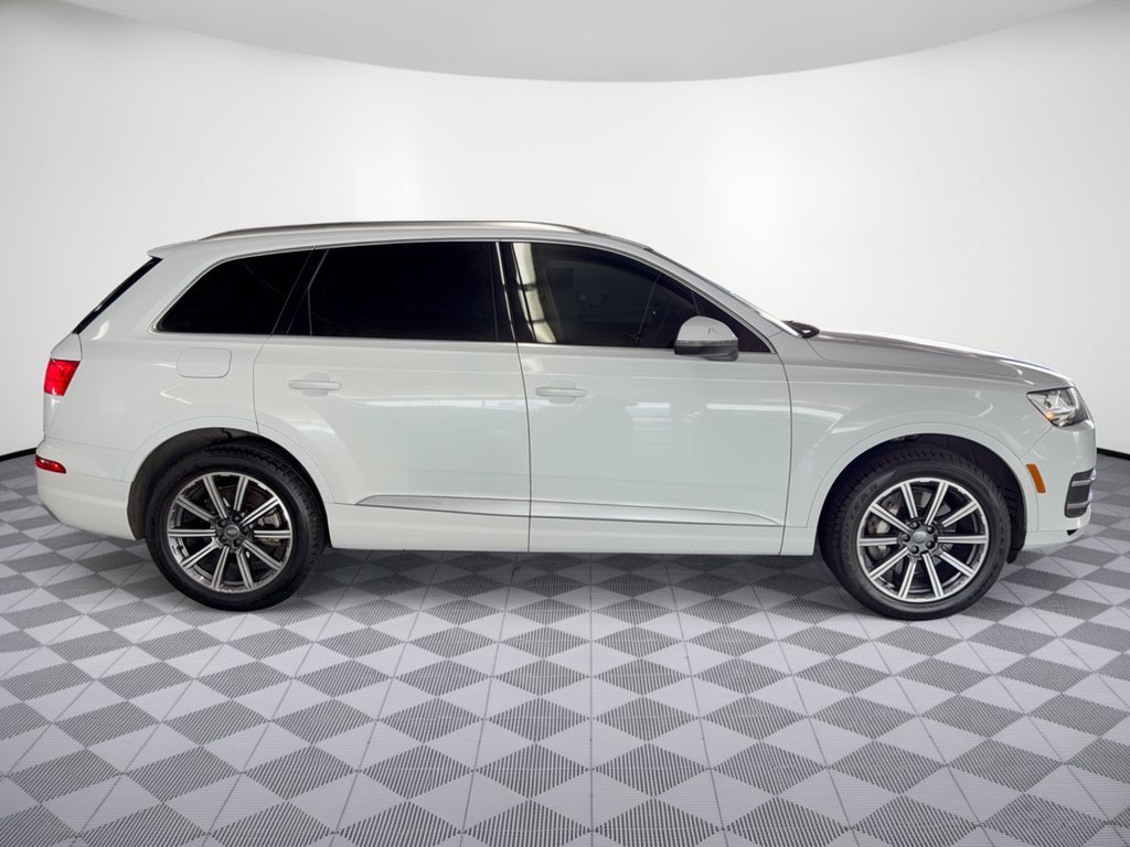 Used 2017 Audi Q7 3.0T Premium Plus w/ Premium Plus Package AWD/4WD image 8
