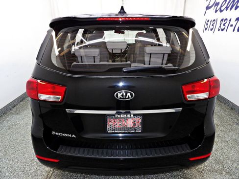 Used 2018 Kia Sedona L FWD image 5