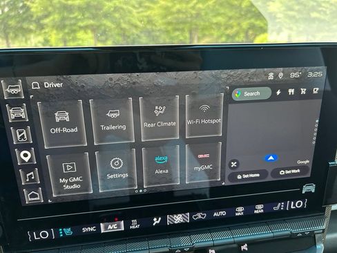 Used 2025 GMC Hummer EV 2X w/ LPO, Dark Essentials Package AWD/4WD image 39