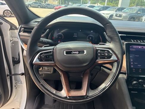 Used 2022 Jeep Grand Cherokee L Summit w/ Advanced Protech Group IV AWD/4WD image 22