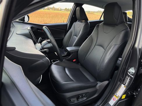 Certified 2017 Toyota Prius Prime Advanced image 9