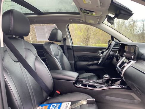 Certified 2022 Kia Sorento SX image 11