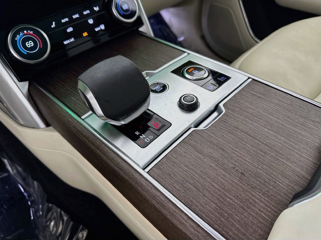 Certified 2023 Land Rover Range Rover SE AWD/4WD image 17