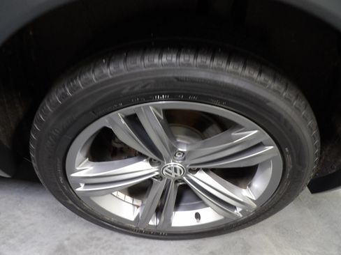 Used 2019 Volkswagen Tiguan SEL R-Line AWD/4WD image 23