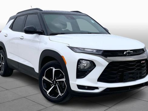 Used 2021 Chevrolet TrailBlazer RS w/ Technology Package image 2