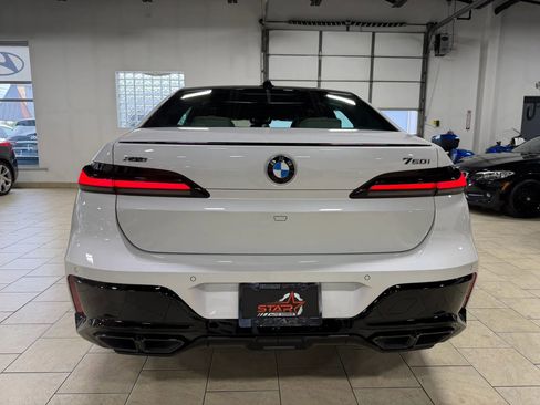 Used 2023 BMW 760i xDrive AWD/4WD image 5