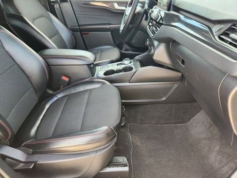 Used 2025 Ford Escape ST-Line AWD/4WD image 13
