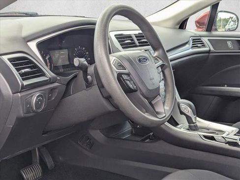 Used 2014 Ford Fusion SE FWD image 9