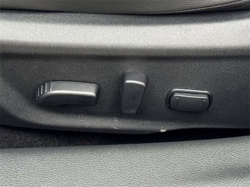 Certified 2025 Nissan Sentra SR w/ SR Premium Package image 18