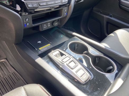 Certified 2024 Honda Passport Black Edition image 16