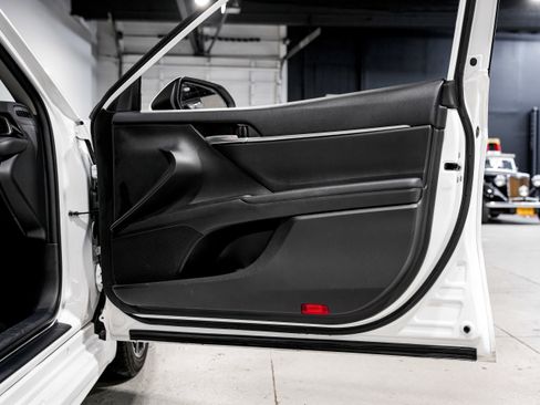 Used 2024 Toyota Camry SE FWD image 23