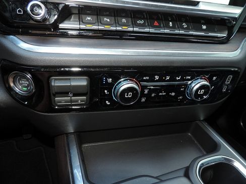 Certified 2026 GMC Sierra 1500 SLT AWD/4WD image 23