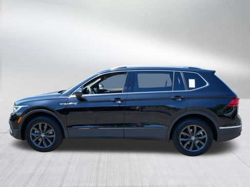 Certified 2023 Volkswagen Tiguan SE w/ Panoramic Sunroof Package AWD/4WD image 4