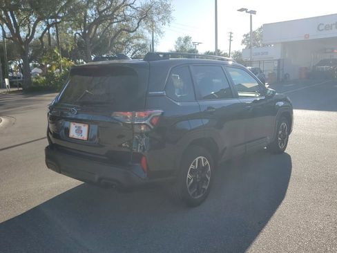 Used 2025 Subaru Forester Premium image 5