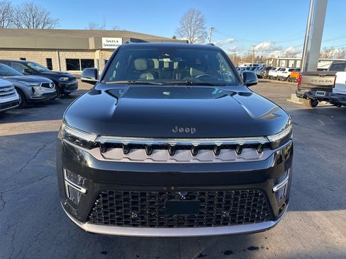 New 2026 Jeep Grand Wagoneer Limited AWD/4WD image 8
