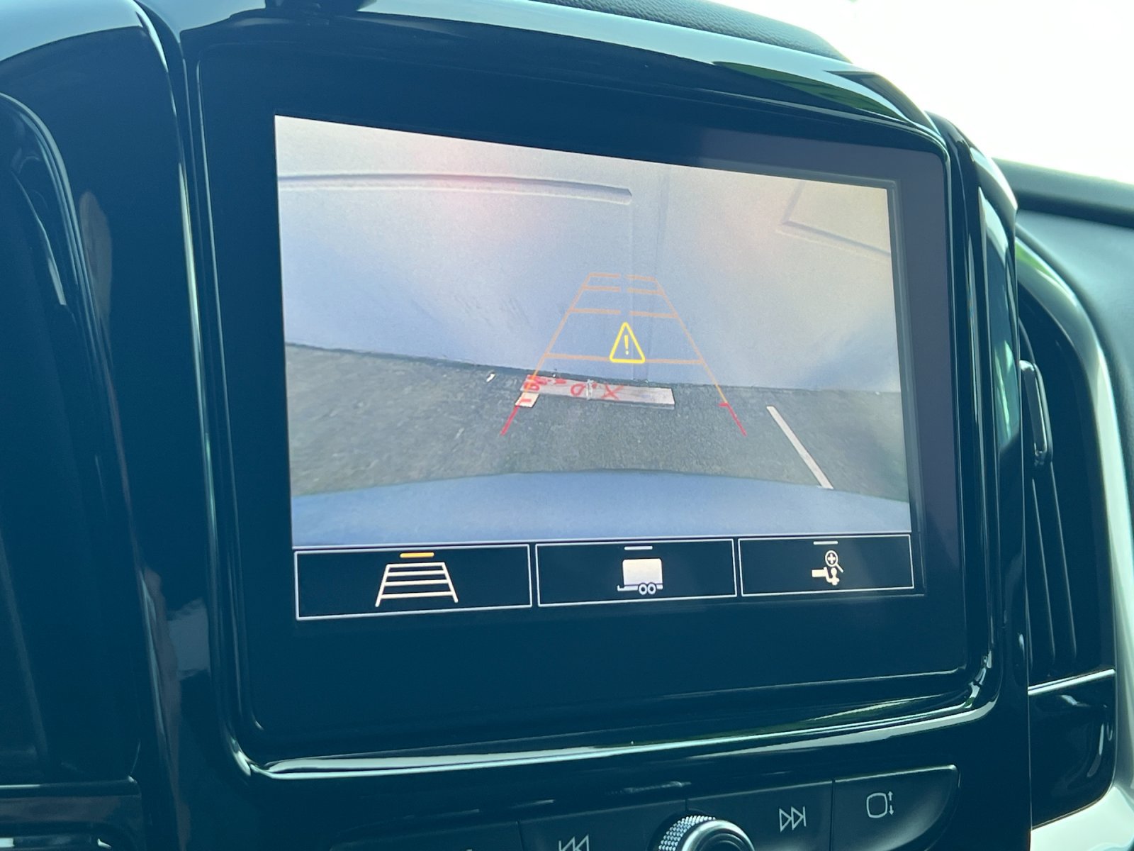 Used 2021 Chevrolet Traverse LT FWD image 20
