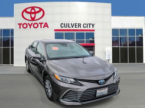 Used 2024 Toyota Camry LE image 1
