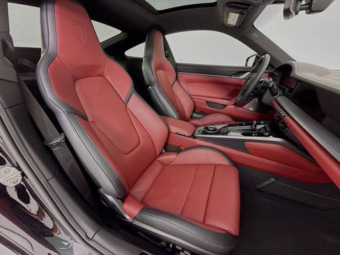 Certified 2025 Porsche 911 Carrera image 31