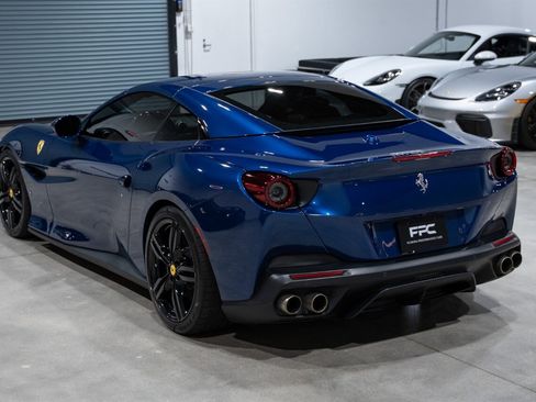 Used 2020 Ferrari Portofino image 12