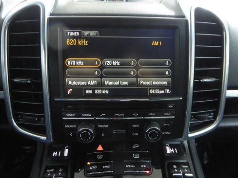 Used 2014 Porsche Cayenne AWD/4WD image 15