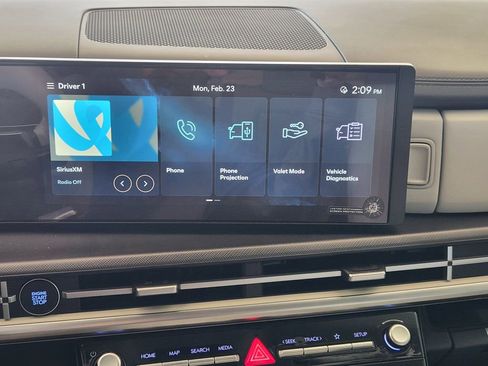 Certified 2025 Hyundai Santa Fe SE image 15