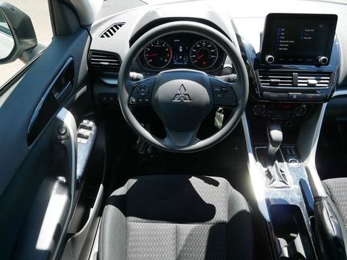 Used 2023 Mitsubishi Eclipse Cross LE AWD/4WD image 12