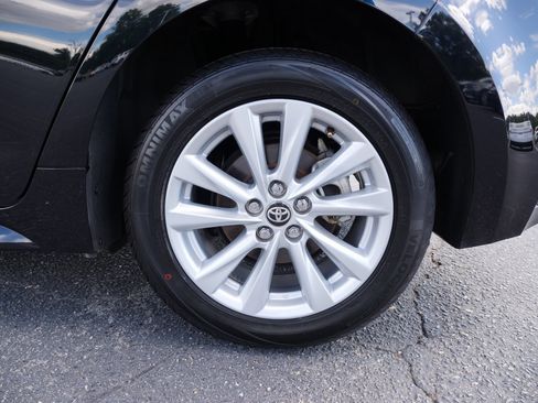 Used 2025 Toyota Corolla SE image 13